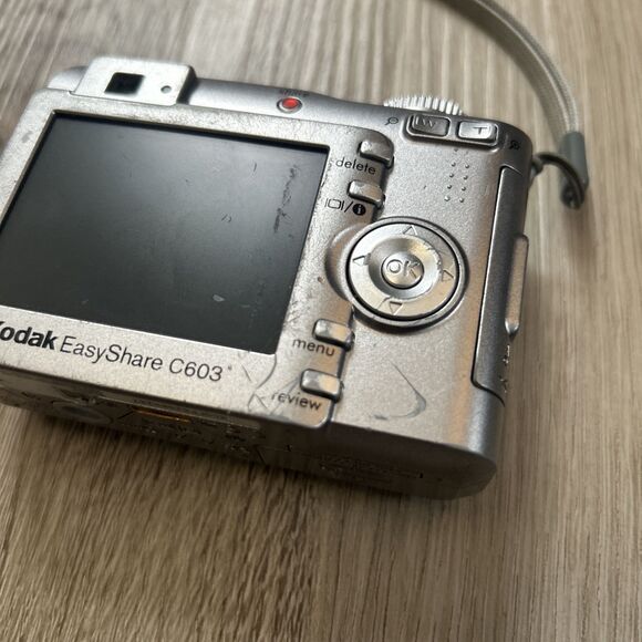 Kodak EasyShare C603 Digital Camera 6.1 MP with 3x Optical Zoom FOR PARTS - Picture 6 of 10